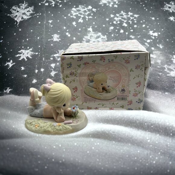 Precious Moments Blessed With Small Miracles PM0031 2002 Collectible Figure Gift - Picture 1 of 15